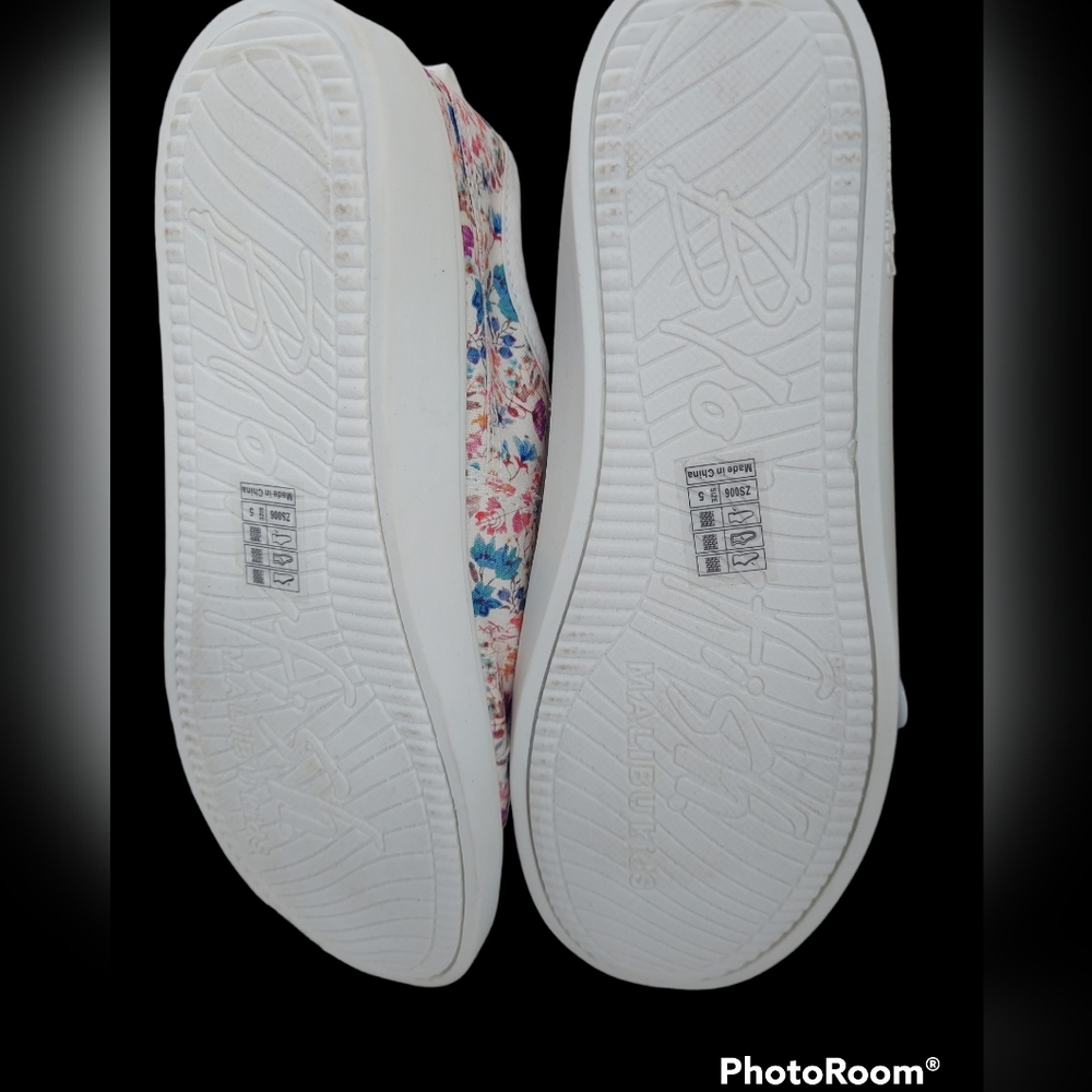 Blowfish Malibu Kids Slip-On Sneakers Girl's Size 5 NWOT - Picture 5 of 6
